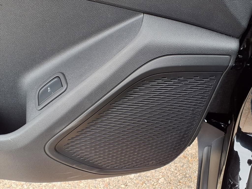 Thumbnail: 2026 Chevrolet Traverse - 14