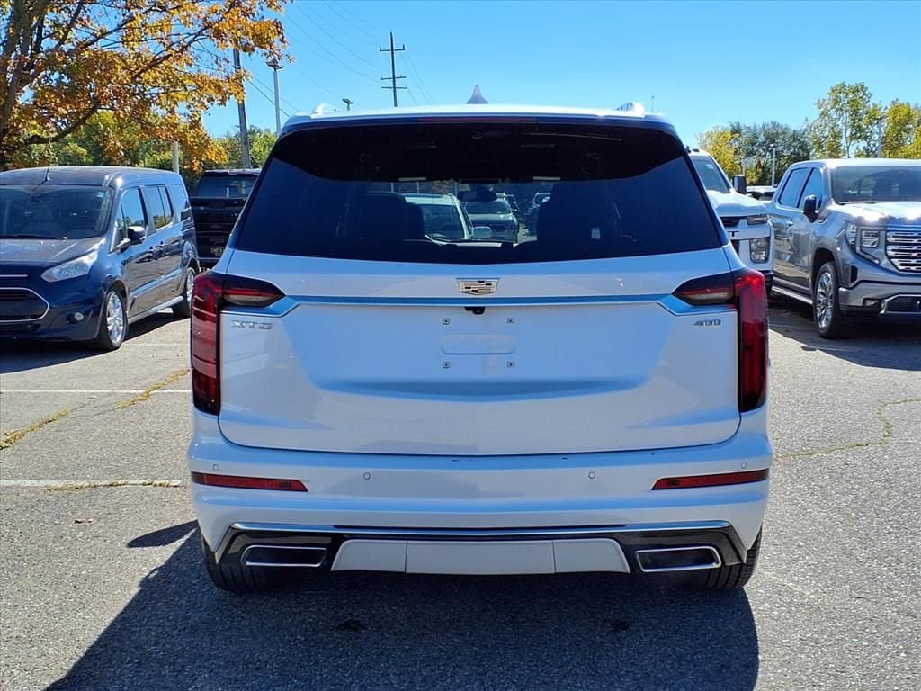 Thumbnail: 2025 Cadillac XT6 - 6