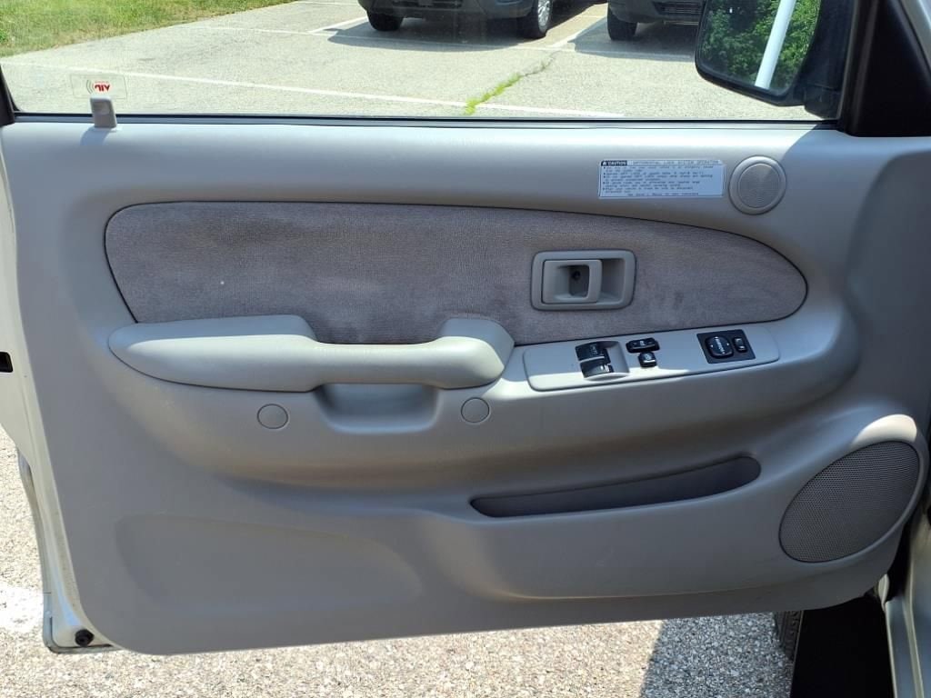 Thumbnail: 2001 Toyota Tacoma - 12