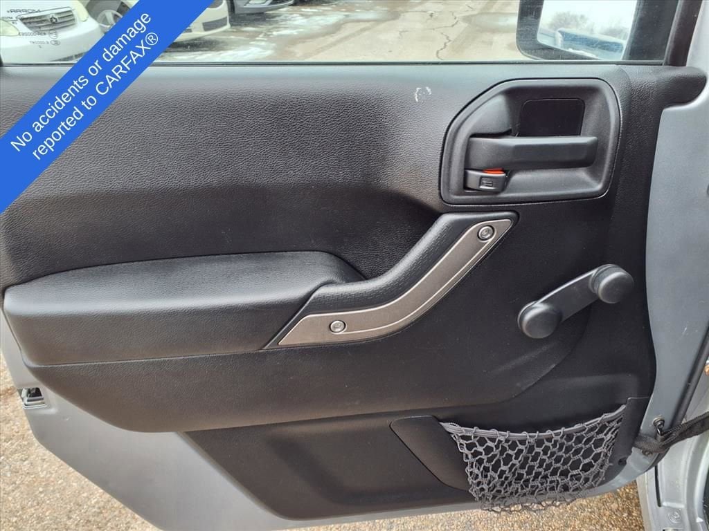 Thumbnail: 2013 Jeep Wrangler - 15