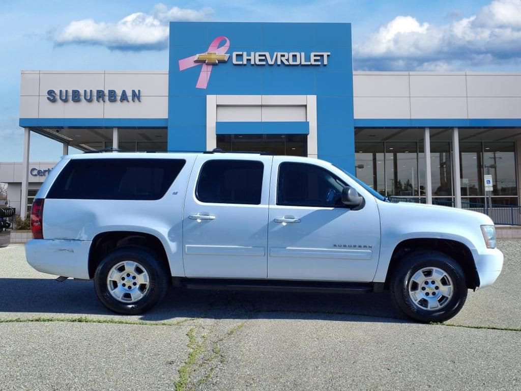 Thumbnail: 2013 Chevrolet Suburban - 4