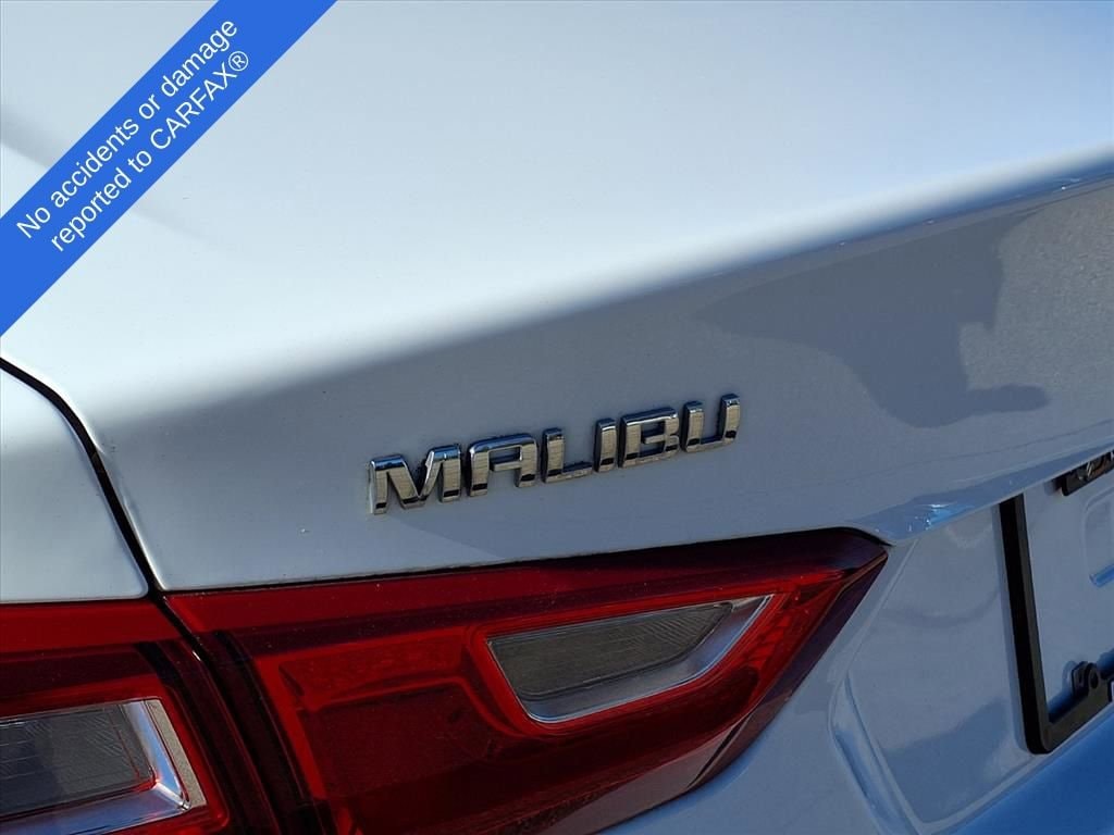 Thumbnail: 2016 Chevrolet Malibu - 11