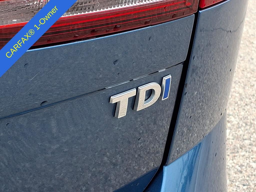 Thumbnail: 2015 Volkswagen e-Golf - 11