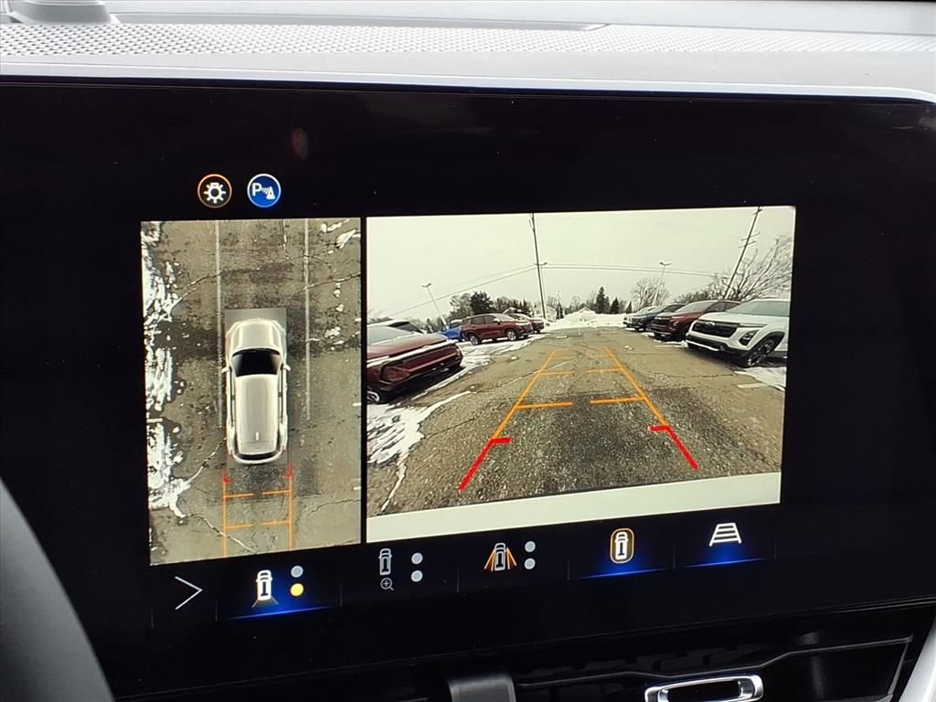 Thumbnail: 2026 Chevrolet Equinox - 18