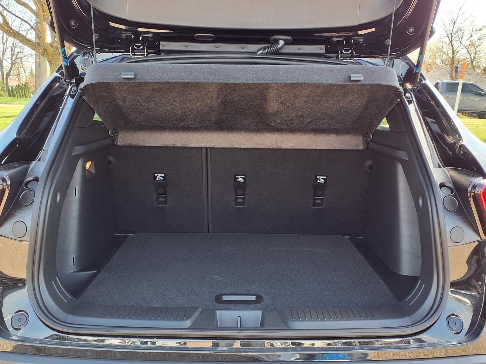 Thumbnail: 2026 Chevrolet Trax - 9