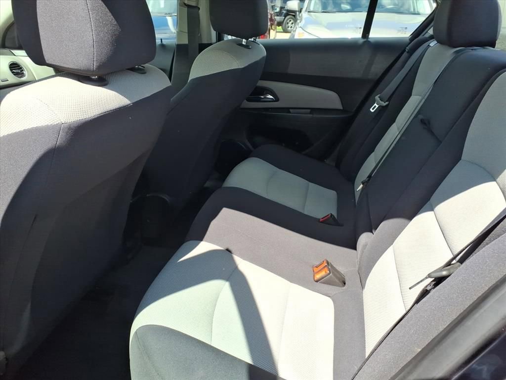 Thumbnail: 2013 Chevrolet Cruze - 9