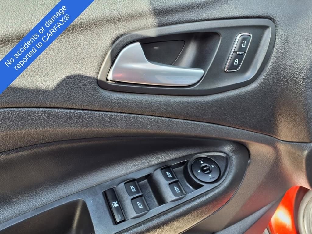Thumbnail: 2015 Ford Escape - 17