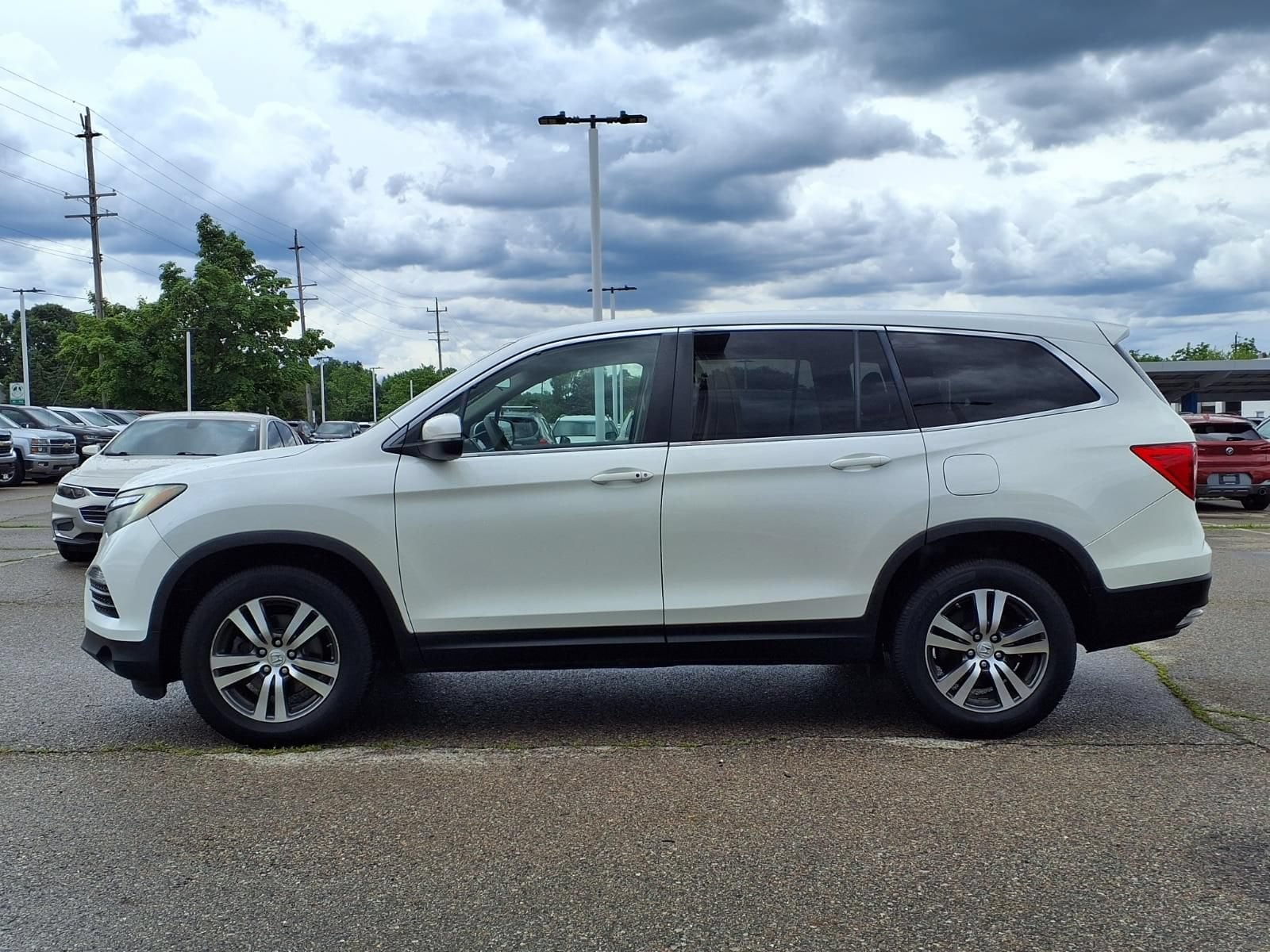 Thumbnail: 2016 Honda Pilot - 8