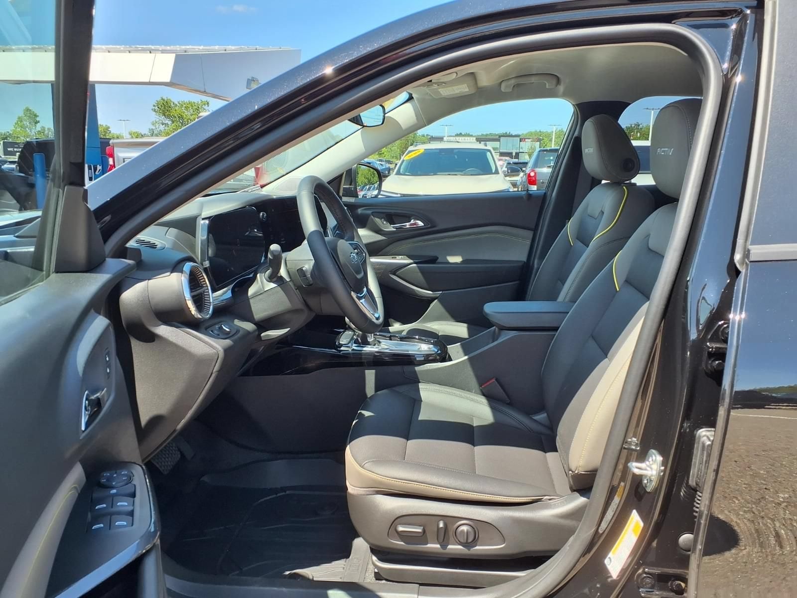 2026 Chevrolet Trax Activ - Photo 13
