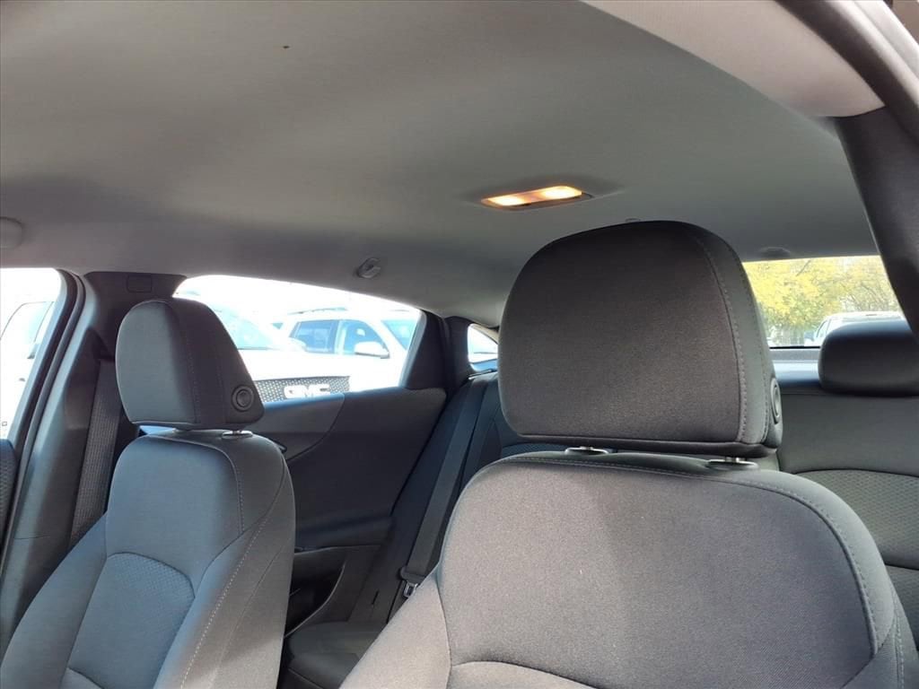 Thumbnail: 2017 Chevrolet Malibu - 16