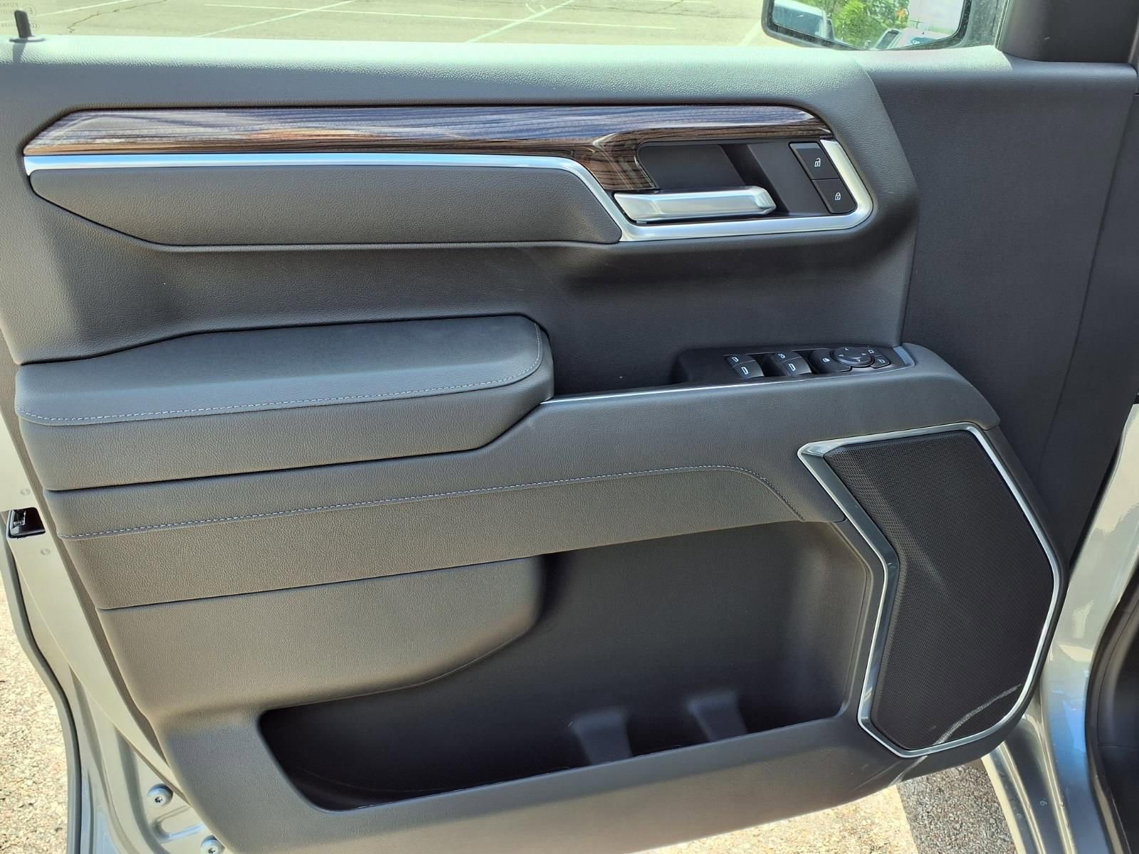 Thumbnail: 2026 Chevrolet Silverado 1500 - 11