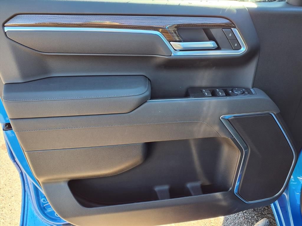 Thumbnail: 2026 Chevrolet Silverado 1500 - 12