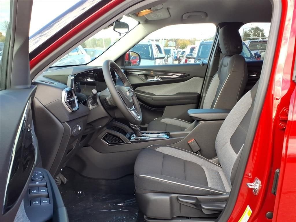 Thumbnail: 2026 Chevrolet TrailBlazer - 16