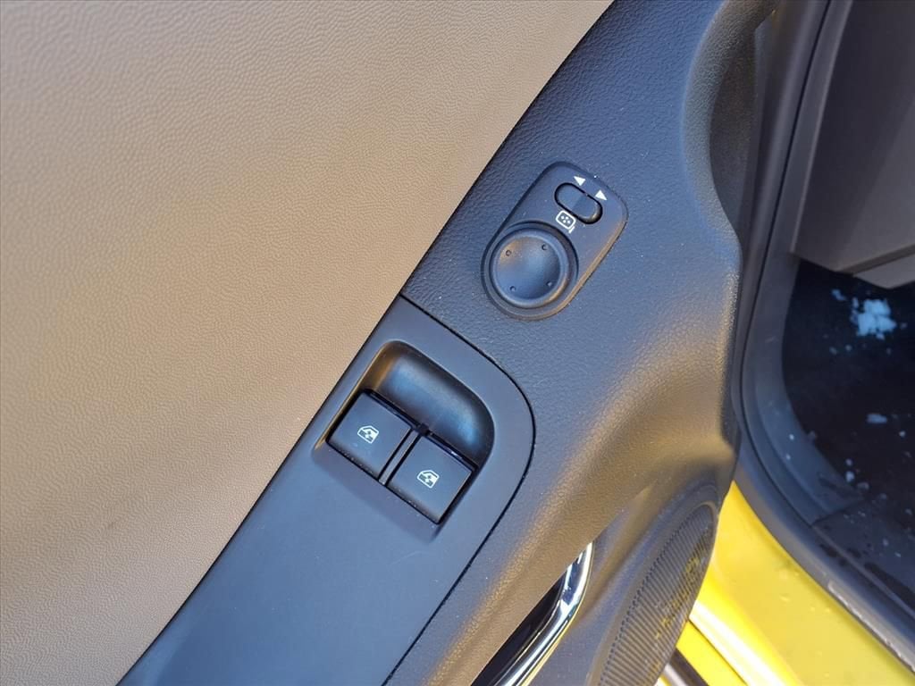 Thumbnail: 2010 Chevrolet Camaro - 16