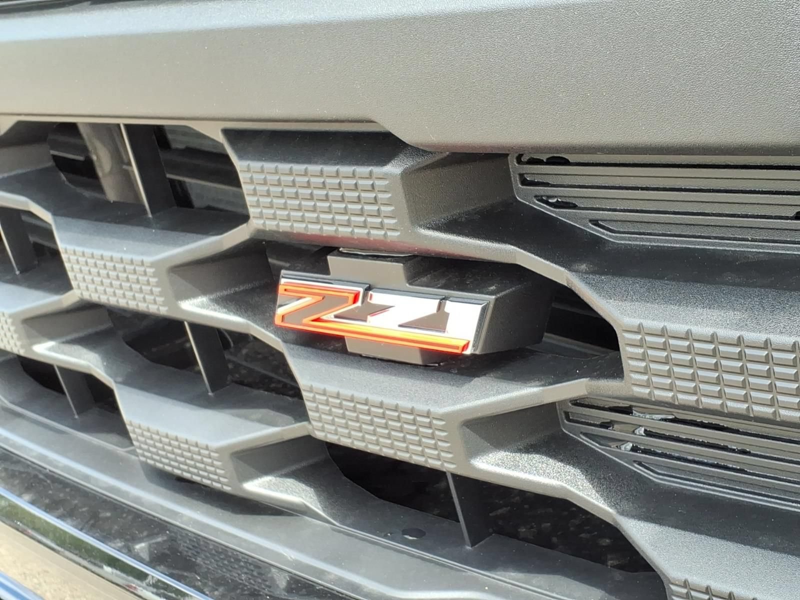 Thumbnail: 2026 Chevrolet Silverado 1500 - 9