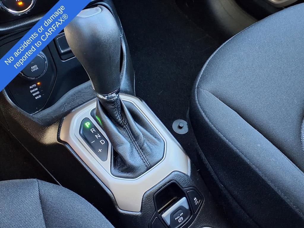 Thumbnail: 2017 Jeep Renegade - 23