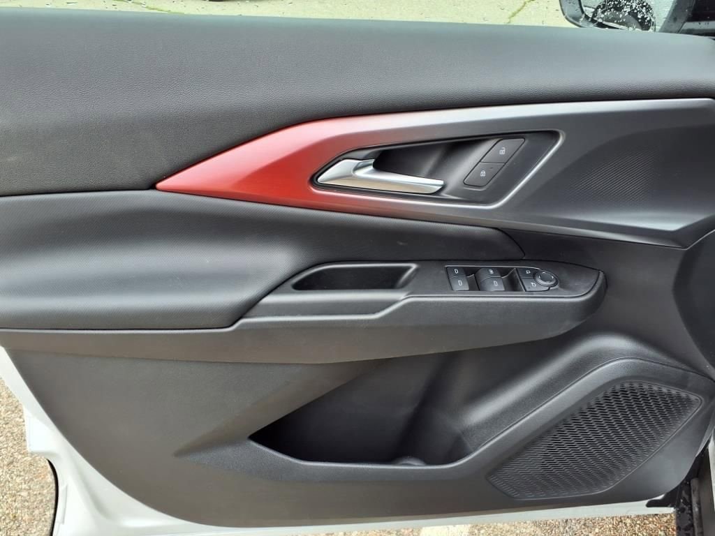 Thumbnail: 2025 Chevrolet Equinox - 12