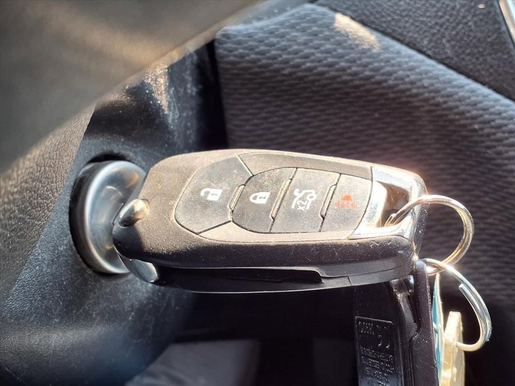 Thumbnail: 2017 Chevrolet Cruze - 25