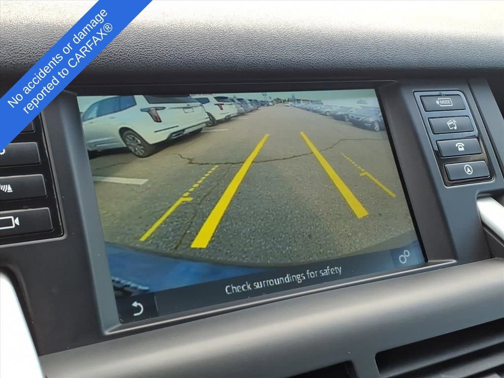 Thumbnail: 2017 Land Rover Discovery Sport - 25
