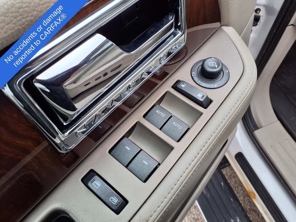 Thumbnail: 2014 Lincoln Navigator - 16