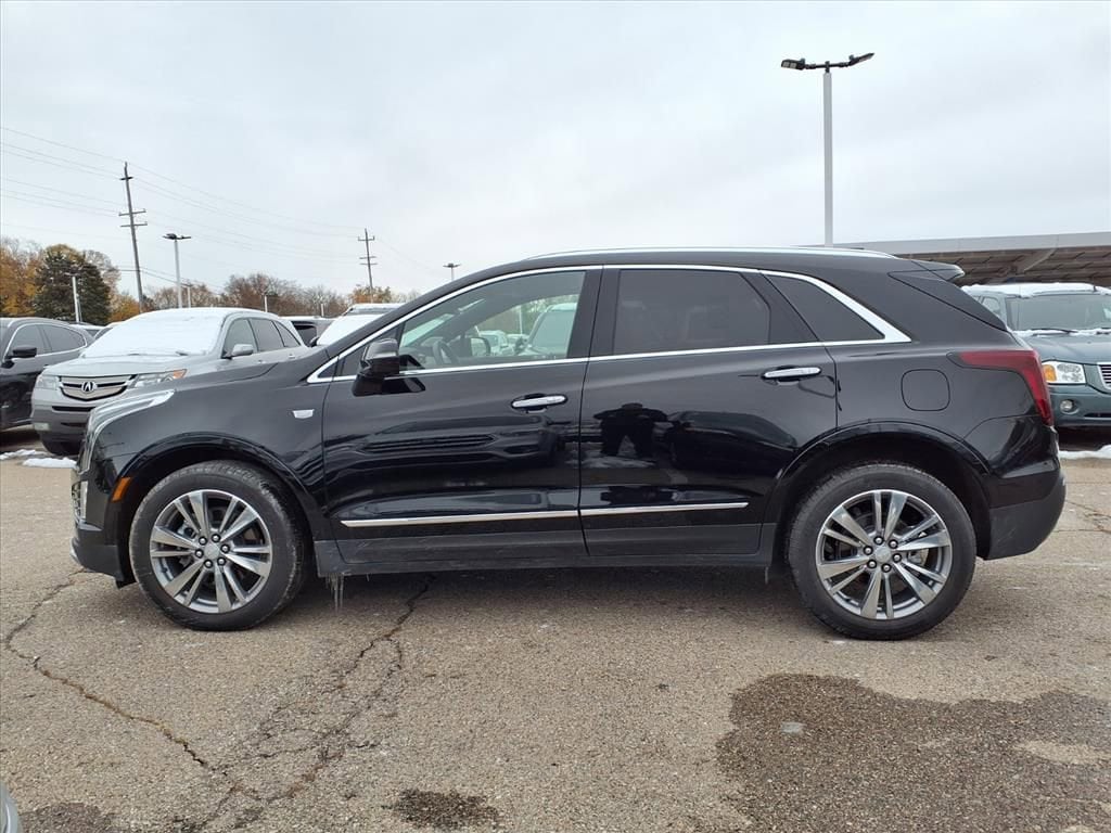 Thumbnail: 2025 Cadillac XT5 - 8