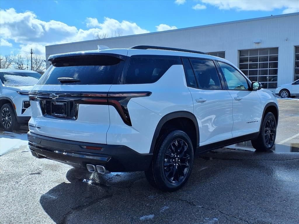 Thumbnail: 2026 Chevrolet Traverse - 4