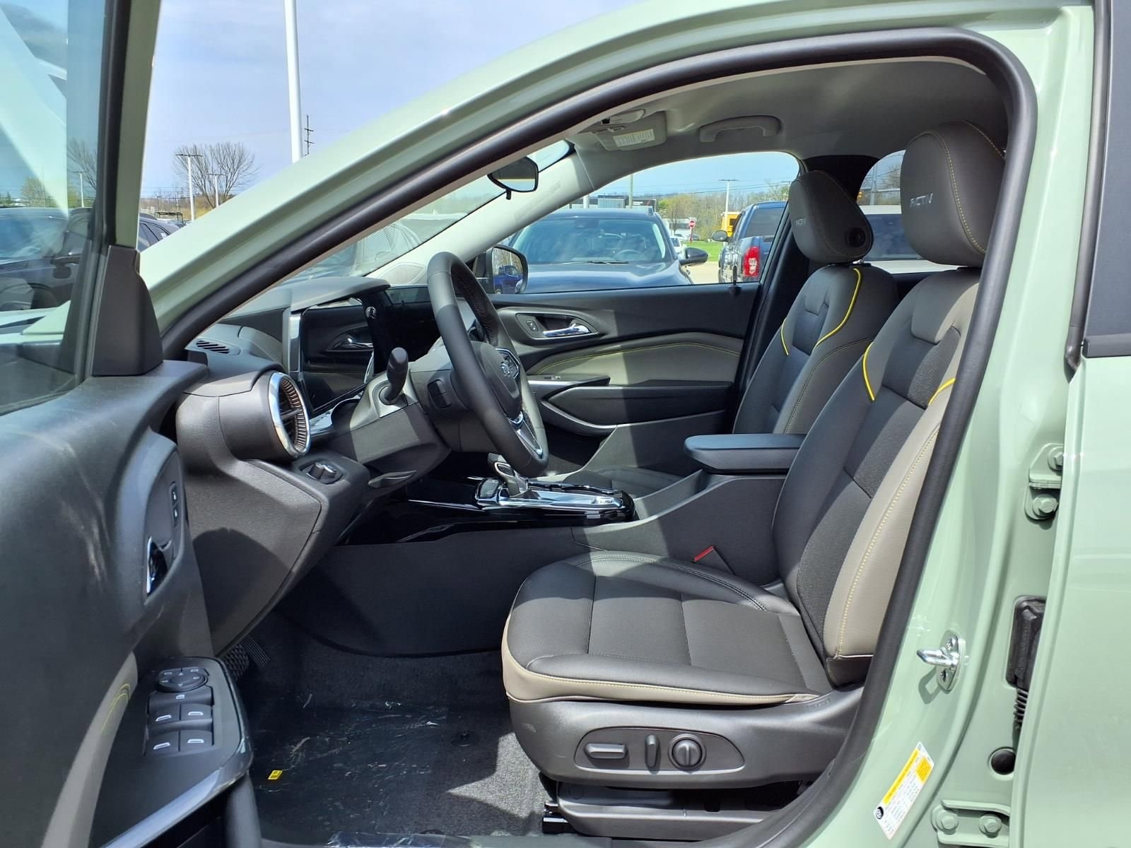 Thumbnail: 2026 Chevrolet Trax - 16