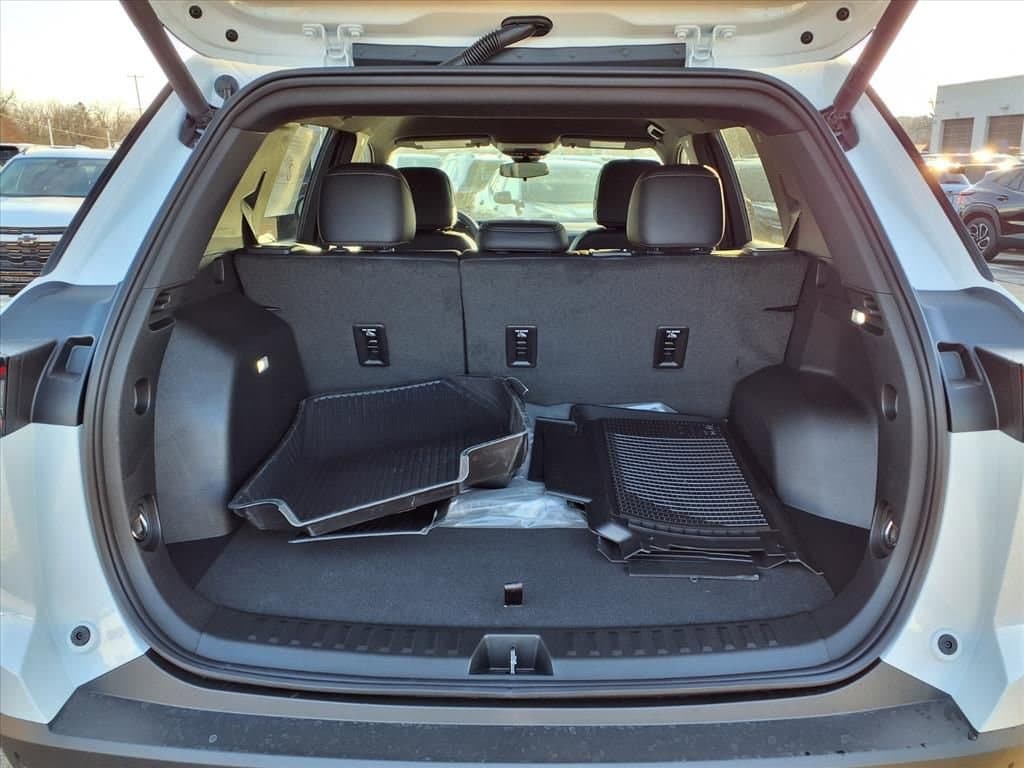 Thumbnail: 2026 Chevrolet Equinox - 8