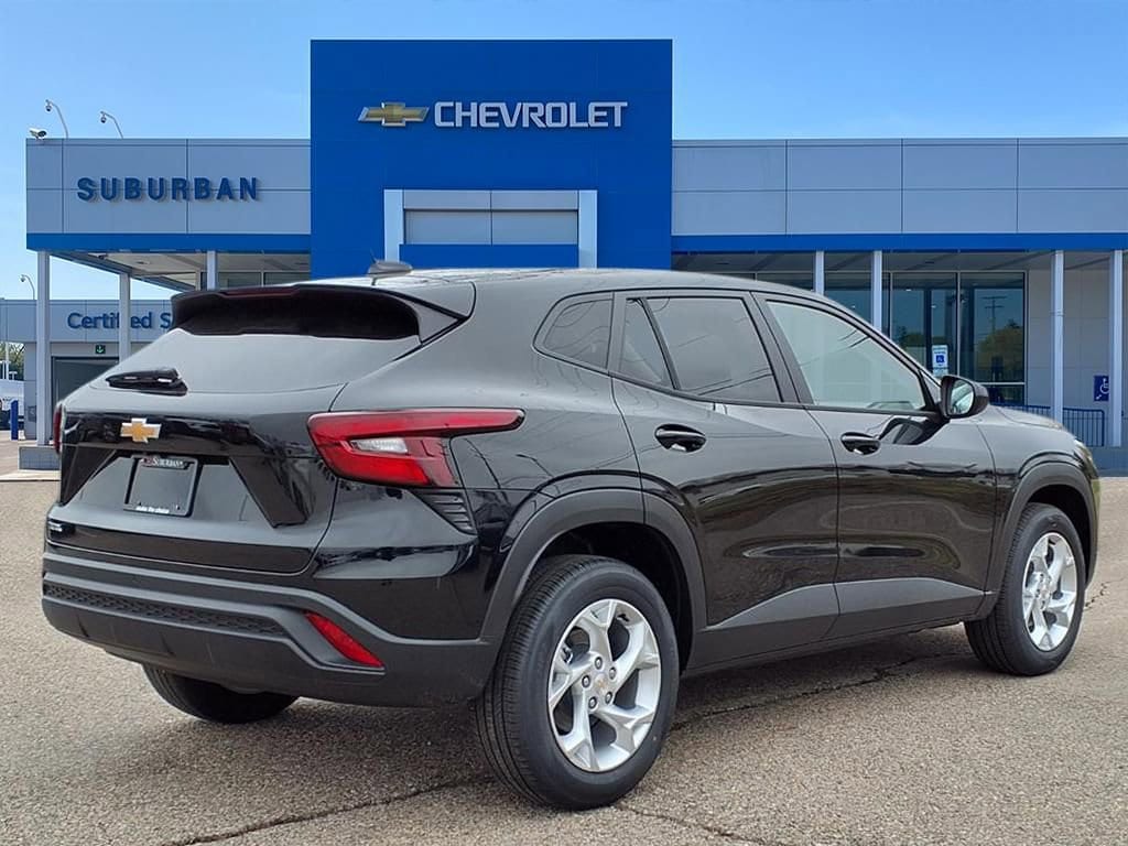 Thumbnail: 2026 Chevrolet Trax - 4