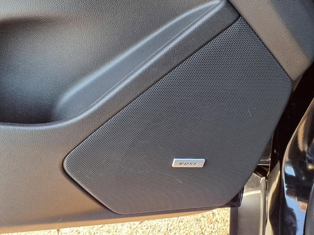 Thumbnail: 2023 Cadillac XT5 - 15