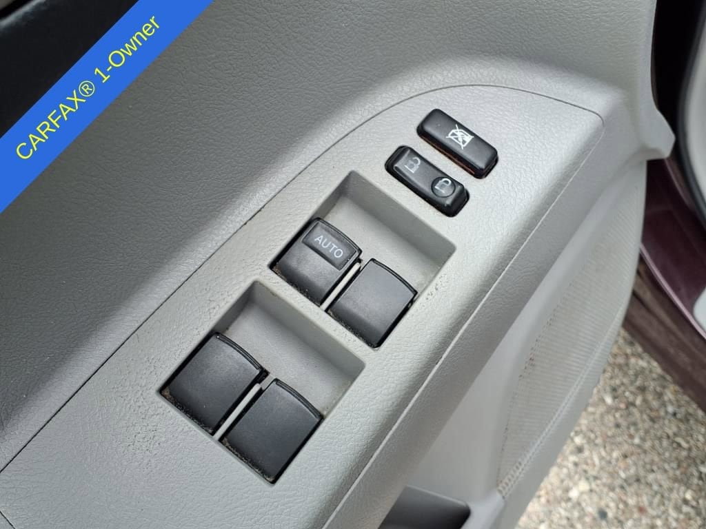 Thumbnail: 2012 Toyota Highlander - 16