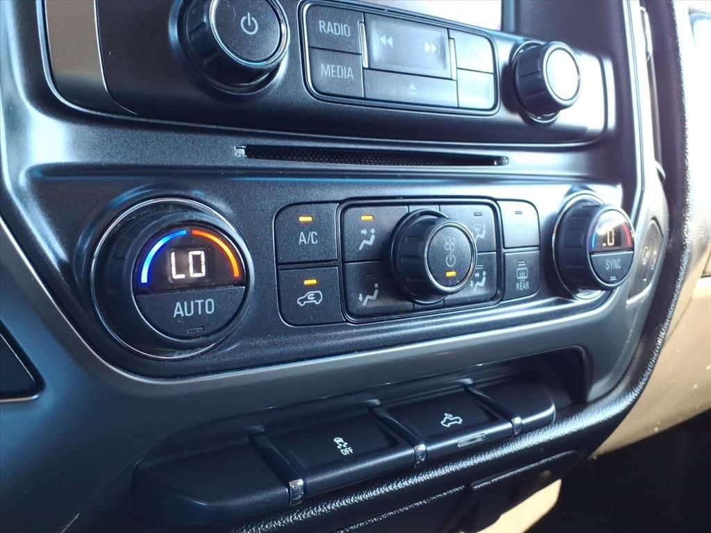 Thumbnail: 2016 Chevrolet Silverado 1500 - 27