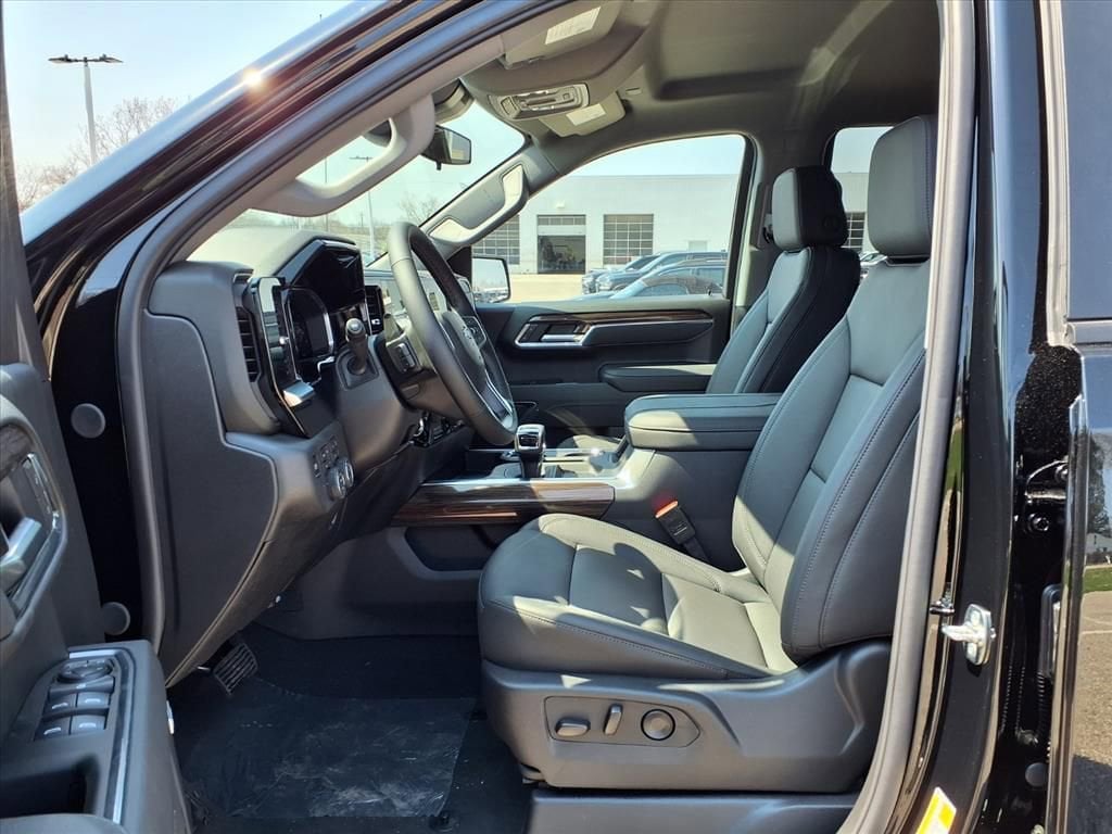 Thumbnail: 2026 Chevrolet Silverado 1500 - 14