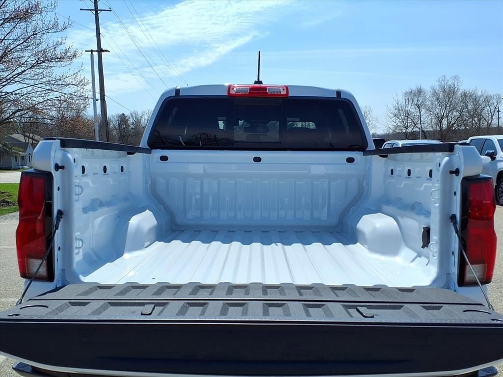 2026 Chevrolet Colorado Z71 - Photo 8