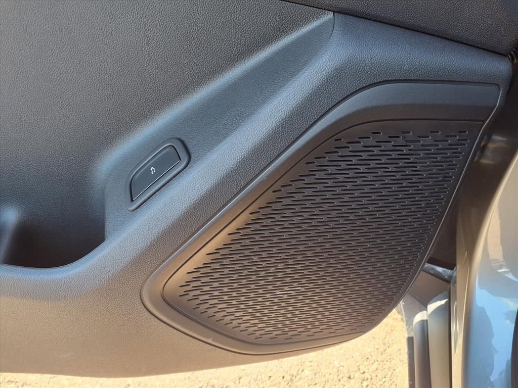 Thumbnail: 2026 Chevrolet Traverse - 12