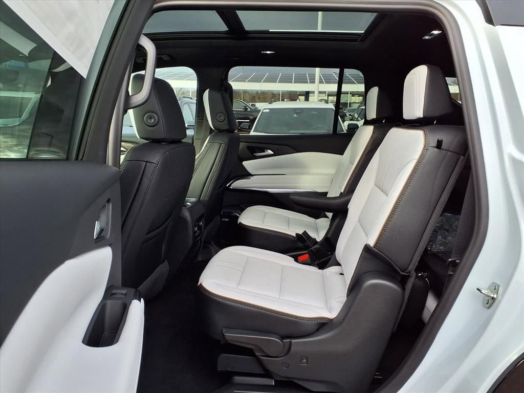 Thumbnail: 2026 Chevrolet Traverse - 9