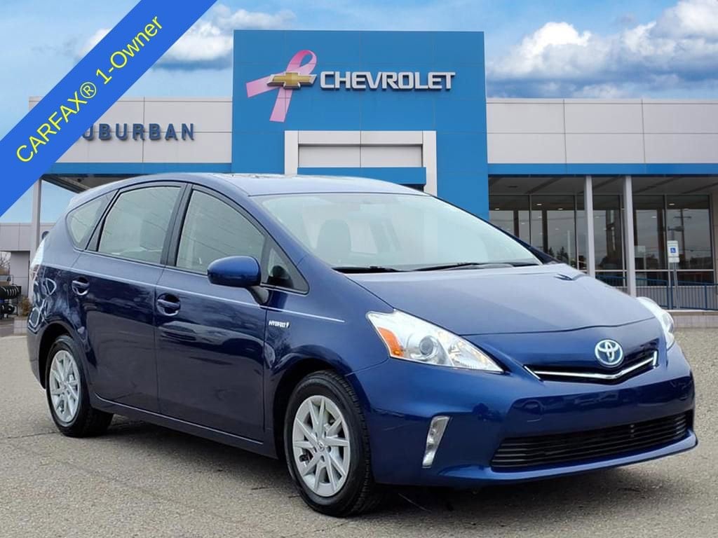 Thumbnail: 2014 Toyota Prius v - 3