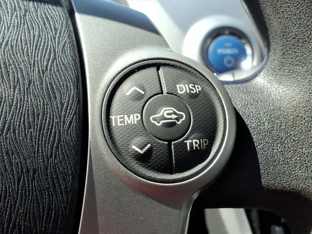 Thumbnail: 2012 Toyota Prius v - 26