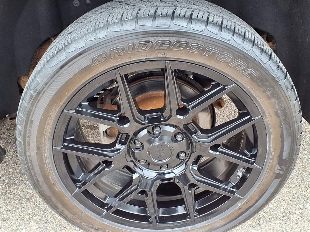 Thumbnail: 2017 Chevrolet Suburban - 9