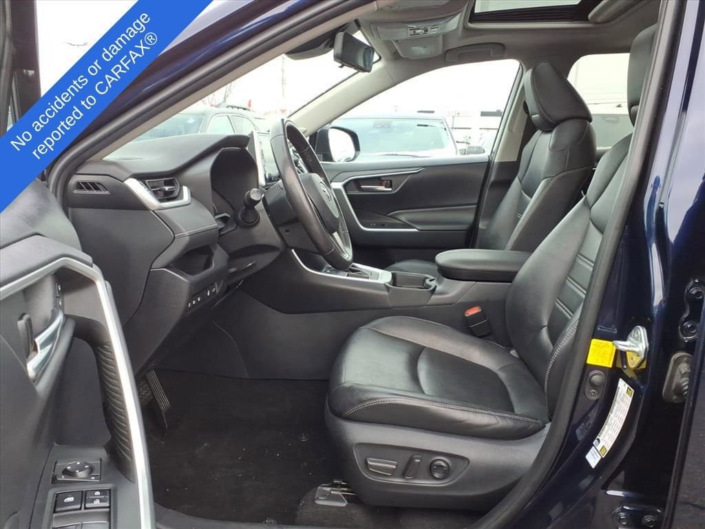 Thumbnail: 2019 Toyota RAV4 - 19