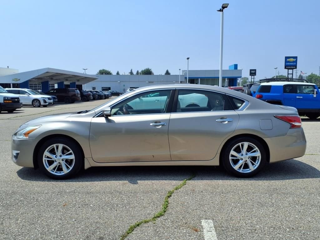 Thumbnail: 2015 Nissan Altima - 8