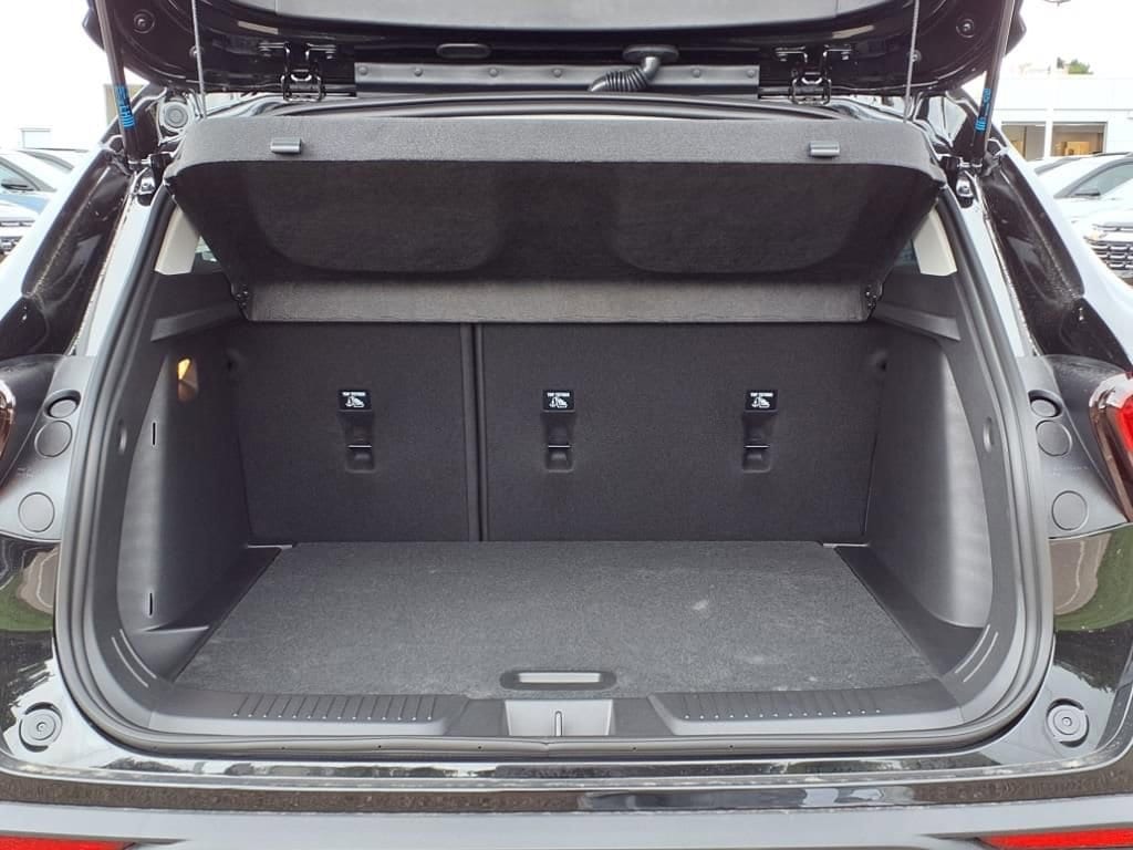 Thumbnail: 2025 Chevrolet Trax - 8