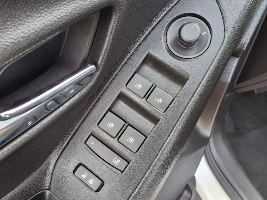 Thumbnail: 2019 Chevrolet Trax - 15
