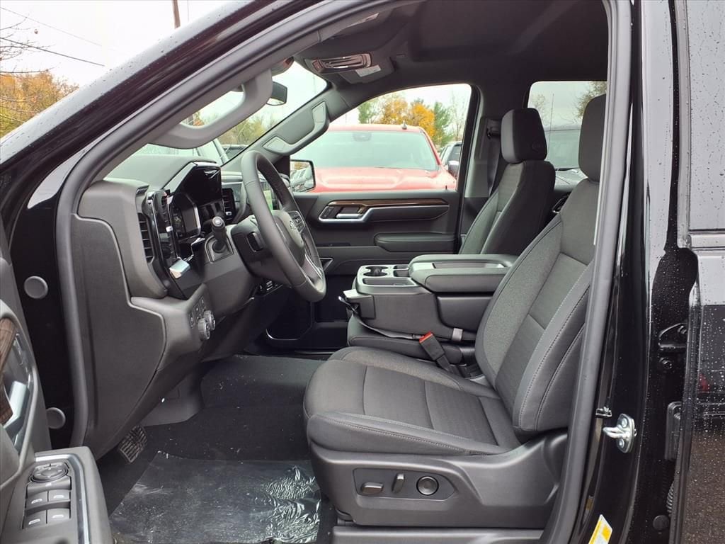 Thumbnail: 2026 Chevrolet Silverado 1500 - 13