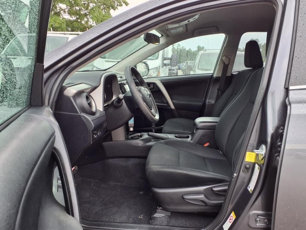 Thumbnail: 2018 Toyota RAV4 - 17