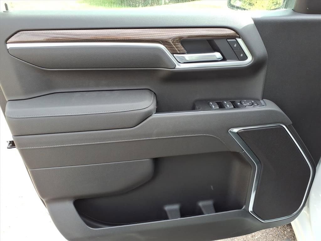 Thumbnail: 2026 Chevrolet Silverado 1500 - 11