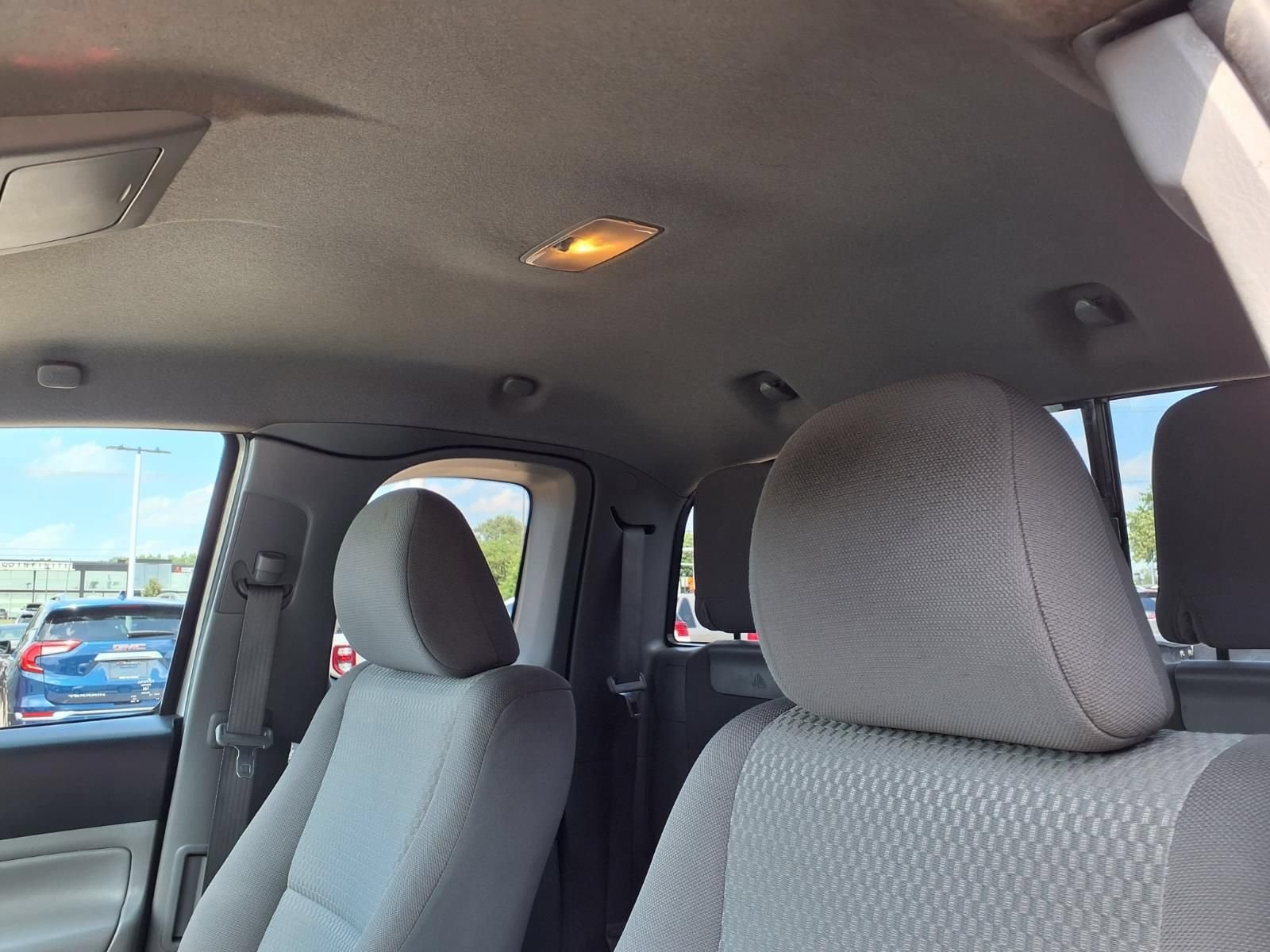 Thumbnail: 2012 Toyota Tacoma - 18