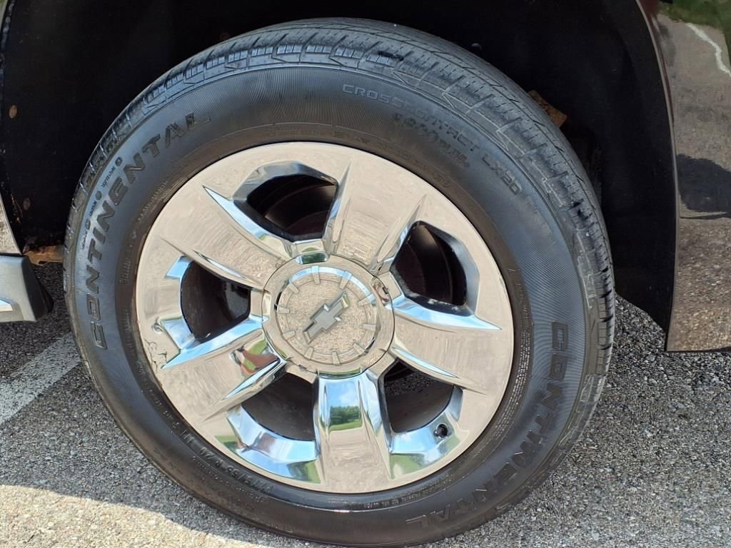 Thumbnail: 2015 Chevrolet Suburban - 9