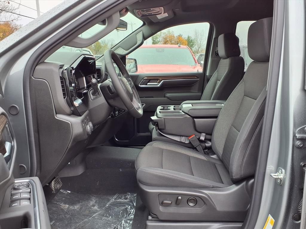 Thumbnail: 2026 Chevrolet Silverado 1500 - 15