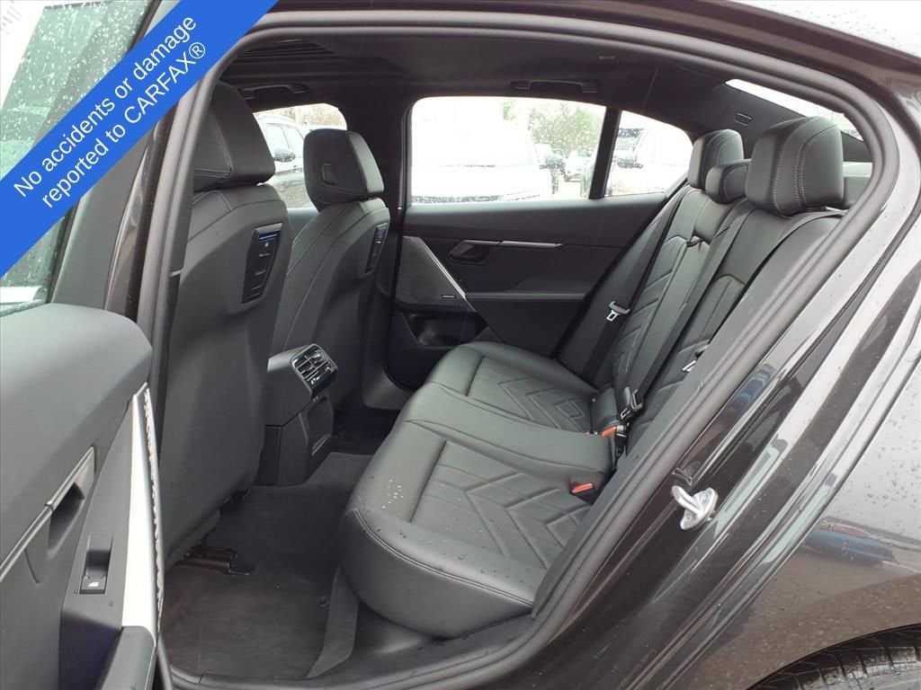 Thumbnail: 2025 BMW 5 Series - 10